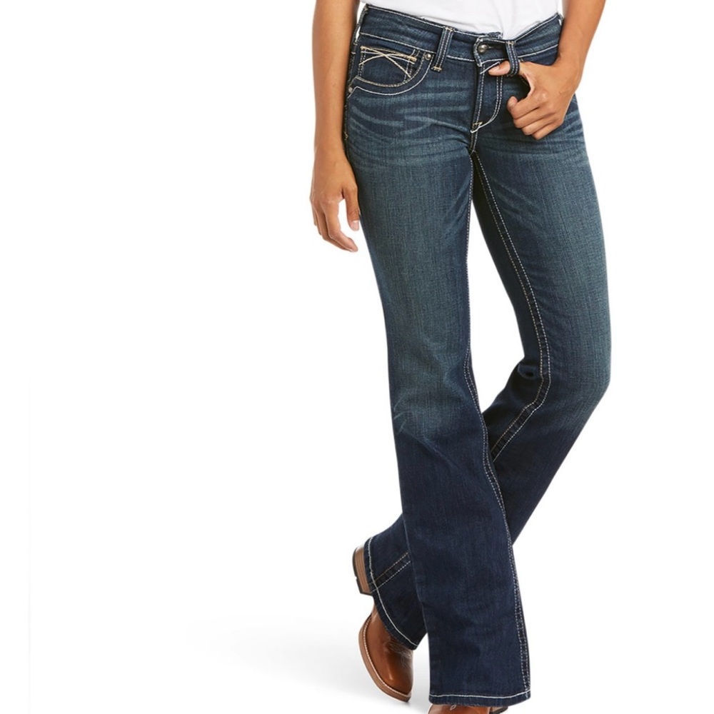 Ariat mid rise boot cut jeans. Like new. 26L EUC